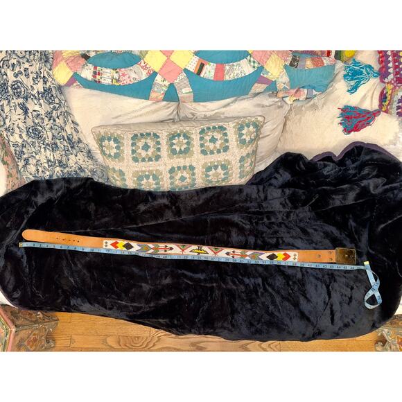 VINTAGE NATIVE BEADED BELT ON LEATHER W/ BRASS BUCKLE - Picture 7 of 9